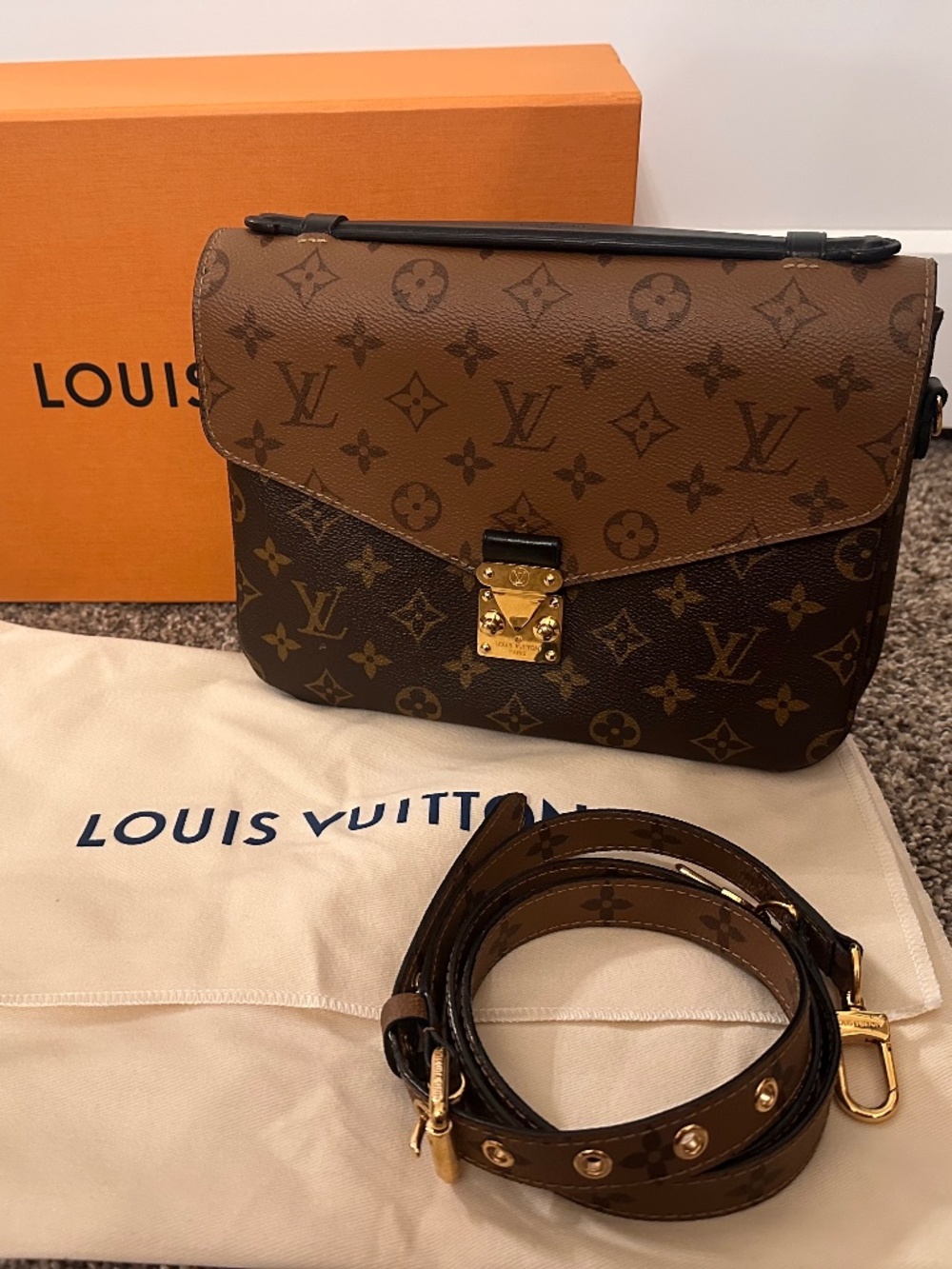 Louis Vuitton Pochette Metis Monogram Canvas Brown Crossbody Bag Push Lock